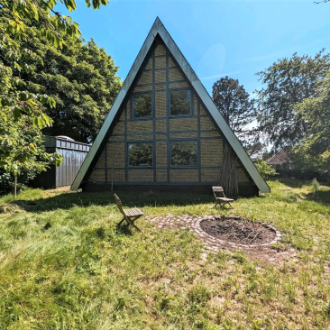 Individuelles Wohnen in einem " Nurdachhaus"